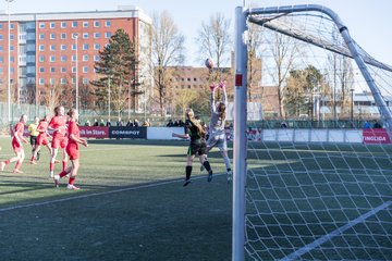 Bild 358 - wBJ Eimsbuettler TV - VfL Wolfsburg : Ergebnis: 1:3